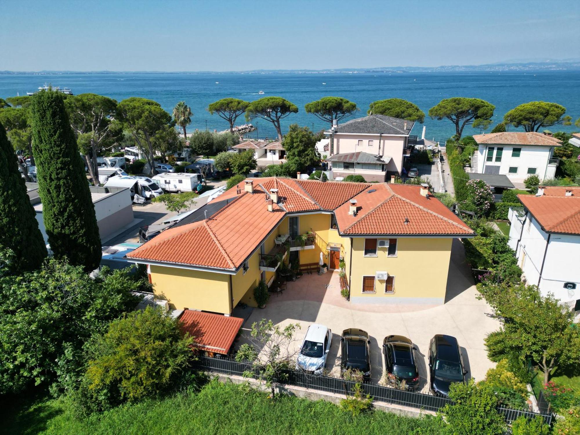 Haus Romagnoli Residence Lazise Exteriör bild