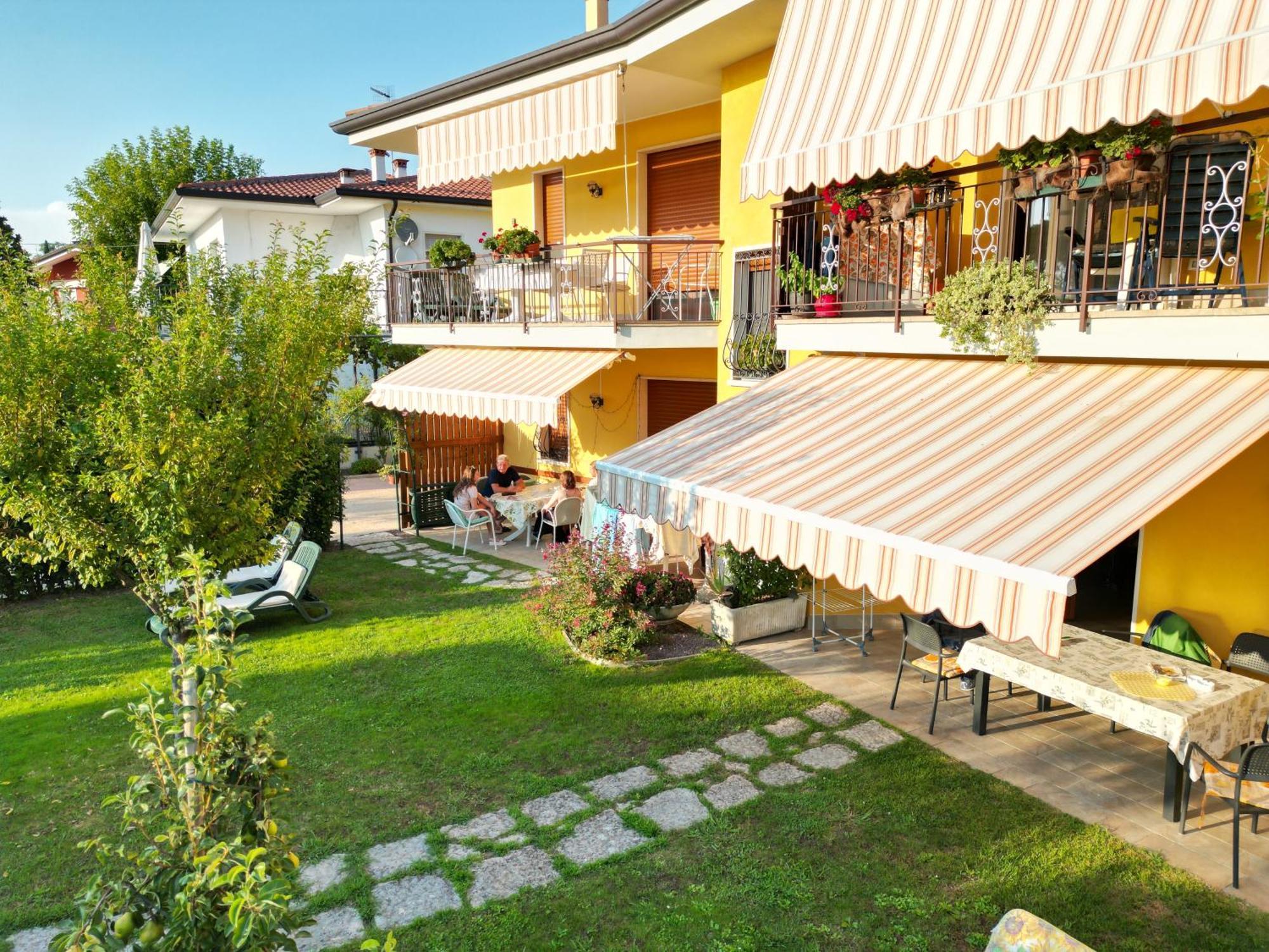 Haus Romagnoli Residence Lazise Exteriör bild
